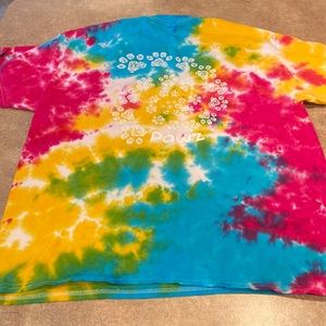 Womens Paws T-shirt size XL